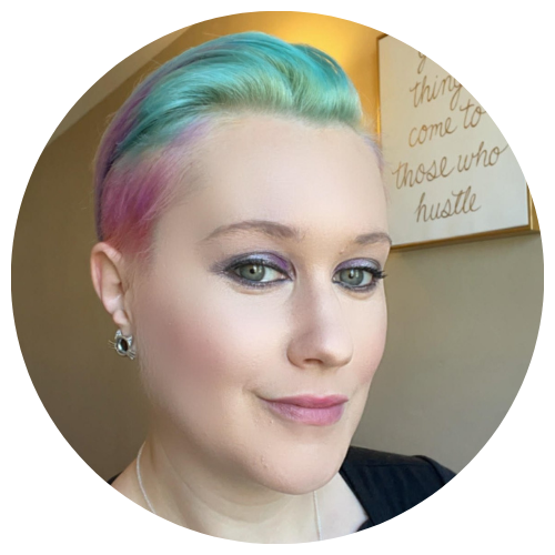 Headshot of Neno Littlewood a ghostwriter and book coach